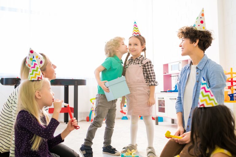 Où trouver des événements originaux pour une fête d'anniversaire d'enfants à la maison ?